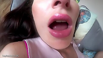 Sophia Smith'S Seductive Kisses And Tongue Play In Gfe Style