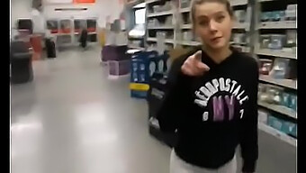 Amateur-Mädchen Gibt Mir Einen Blowjob Im Walmart